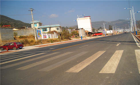 祿勸昆祿路濱水區(qū)段道路